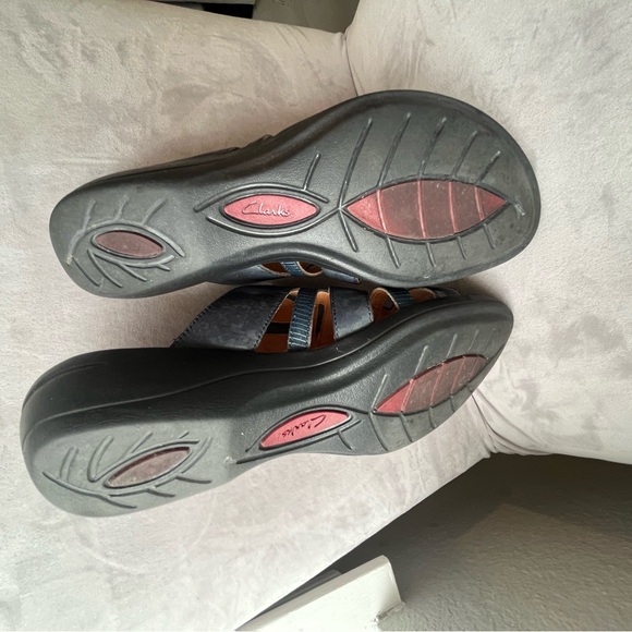 Clark sandals‎ navy blue , comfortable and stylist size 8.5 - Picture 5 of 6